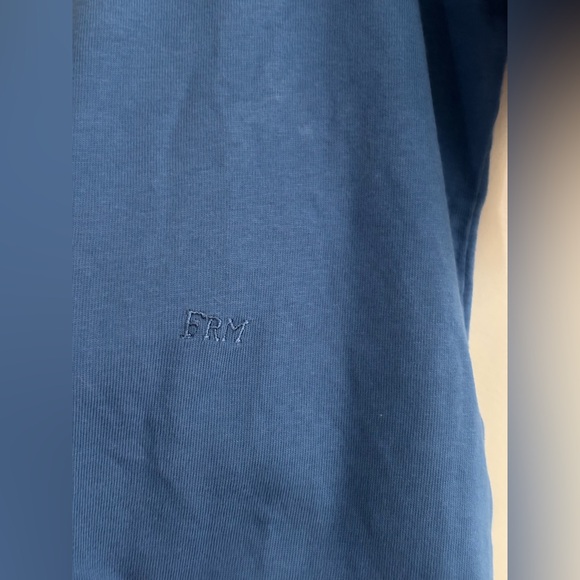 Frame‎ Frankie Ruched Puff Sleeve Tee In Slate Blue - Picture 4 of 9